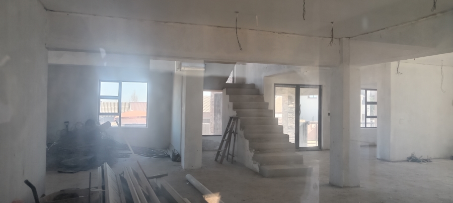 5 Bedroom Property for Sale in Wilkoppies North West